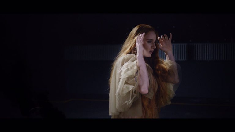 Vera Blue - The Curse (Official Video)